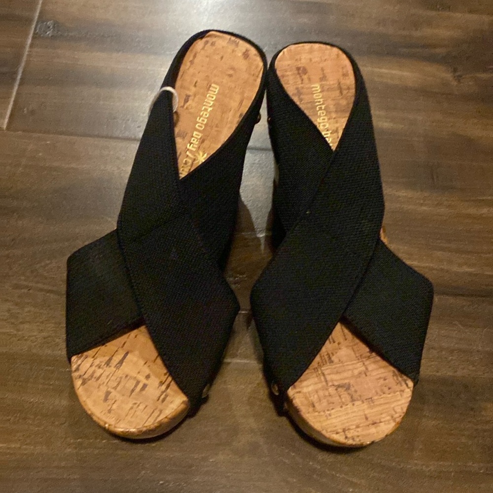 NWT Montego Bay Club - Black Wedge Sandals in Size 7